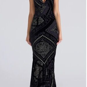 HOUSE OF CB
Oliviana Cutout Foil Devoré Halter Gown